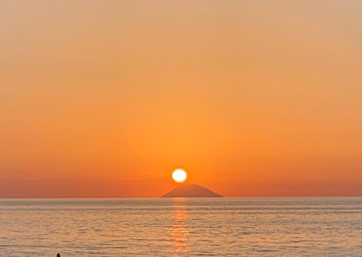 פרגליה Boutique Apartment With Beach Within Walking Distance, Near Tropea מראה חיצוני תמונה