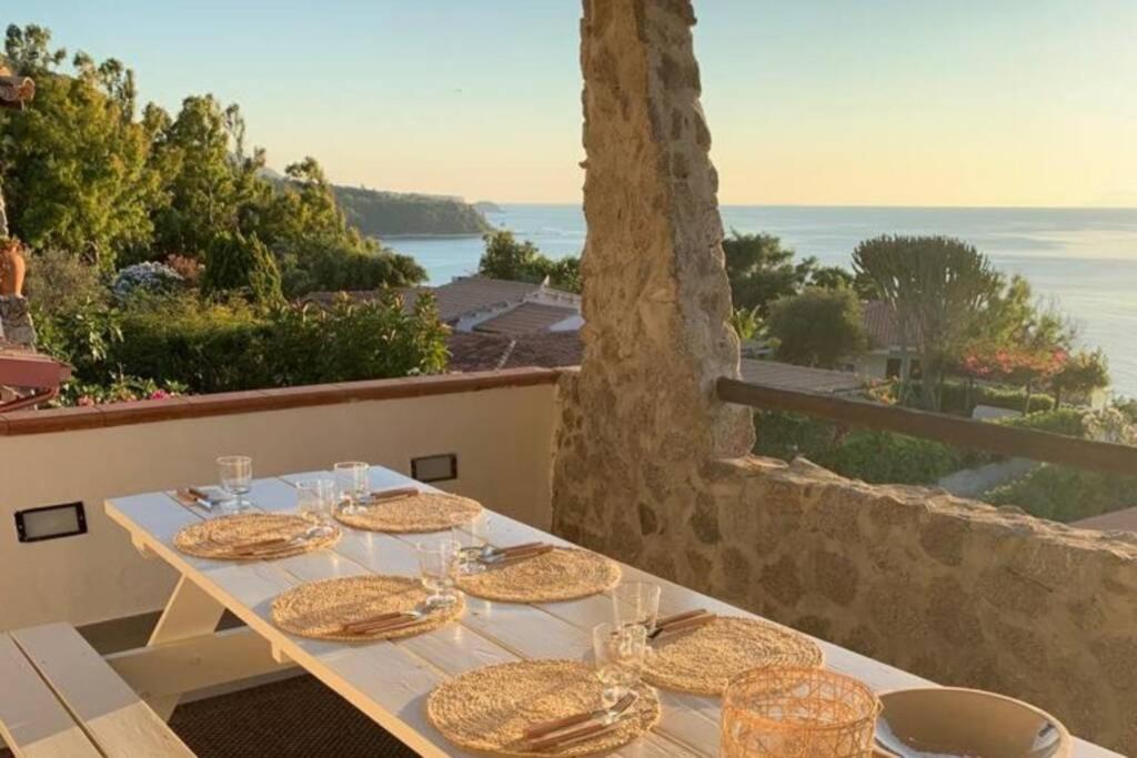 פרגליה Boutique Apartment With Beach Within Walking Distance, Near Tropea מראה חיצוני תמונה