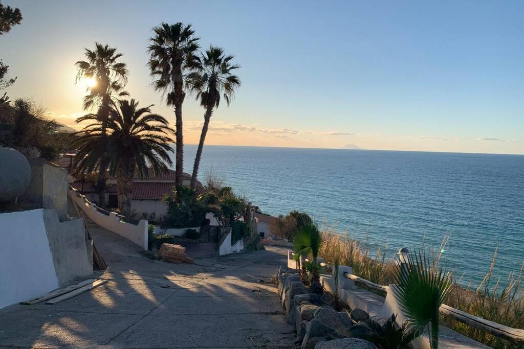 פרגליה Boutique Apartment With Beach Within Walking Distance, Near Tropea מראה חיצוני תמונה
